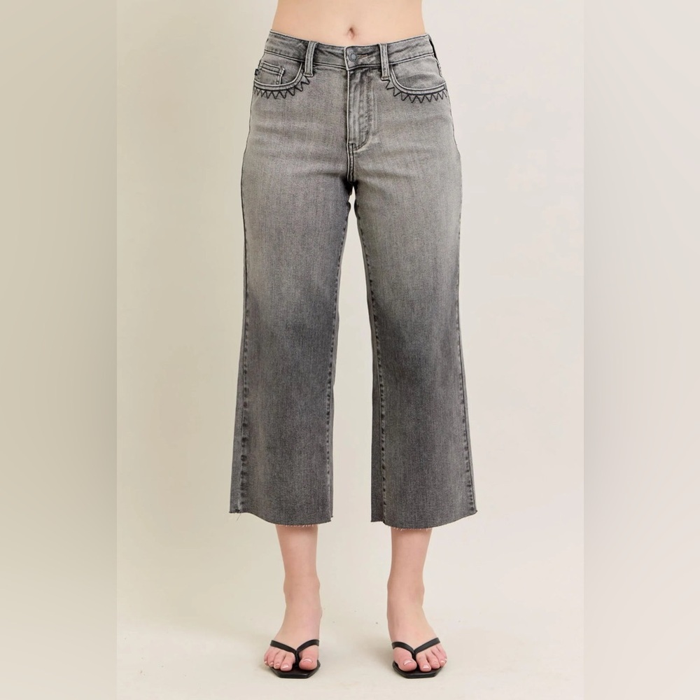 Judy Blue Gray Capri Jeans